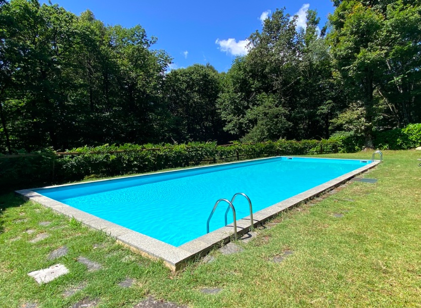 Detached bungalow in residence with swimming pool - 5