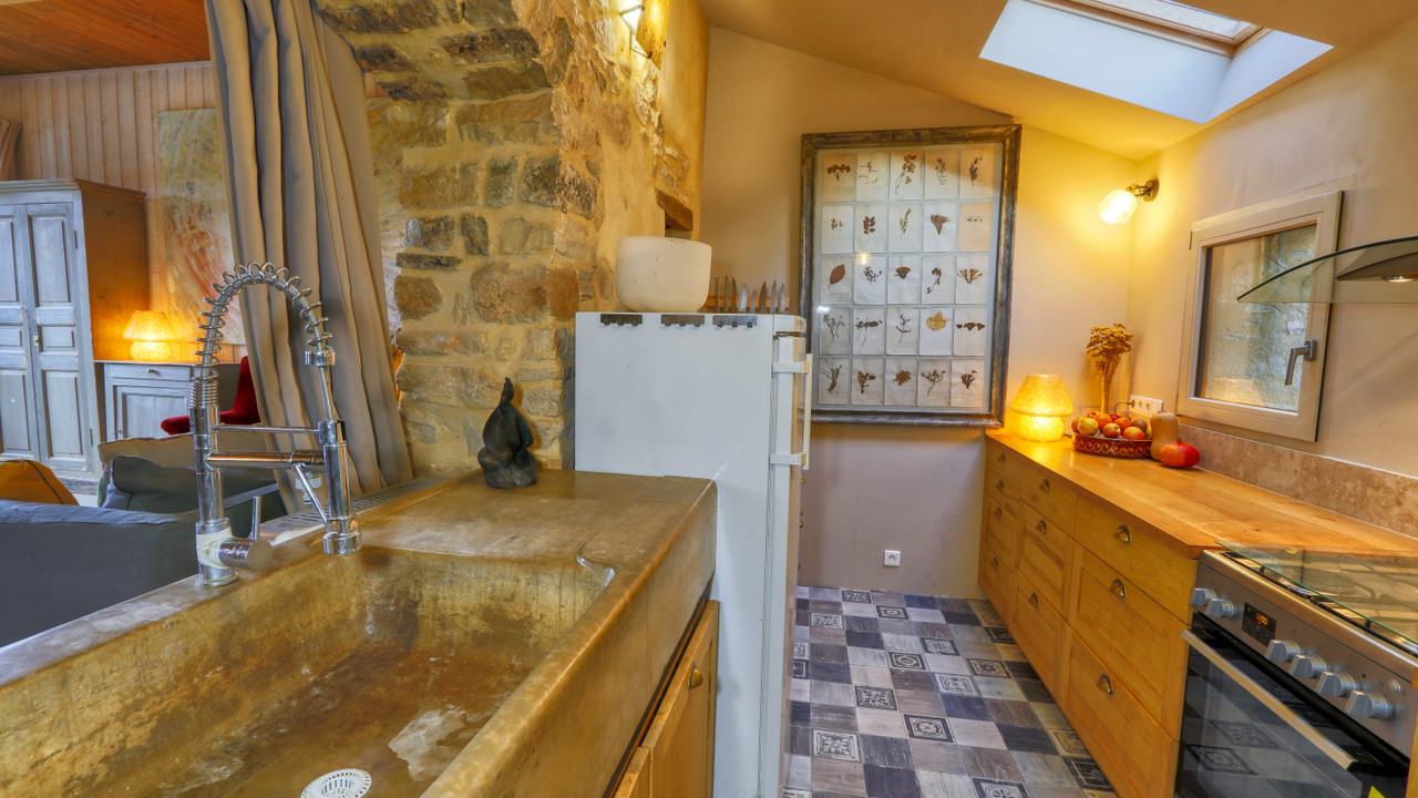 Lovely renovated old stone property amidst nature, with views and rental possibilities - 5