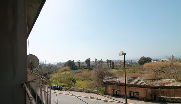 Spacious flat in Syracuse within walking distance of famous Ortigia