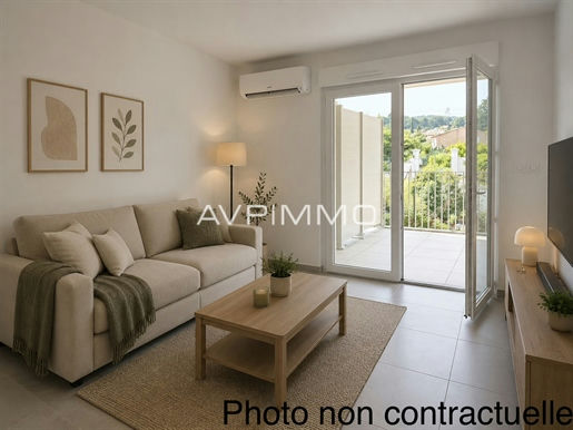 Charming 1-Bedroom Apartment with Terrace in La Ciotat - 4