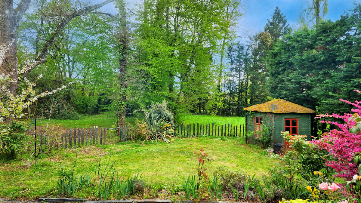 Elegant Single-Storey Family Home with Private Garden – Peaceful Cul-de-Sac in Gradignan - 2
