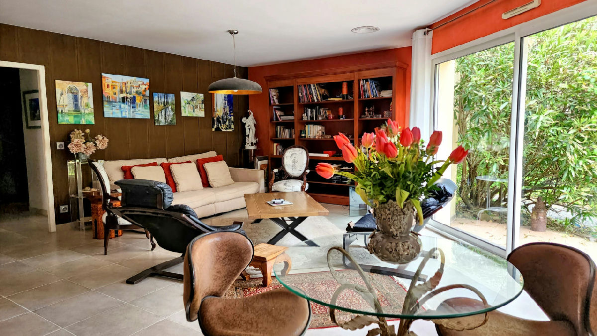 Elegant Single-Storey Family Home with Private Garden – Peaceful Cul-de-Sac in Gradignan - 8