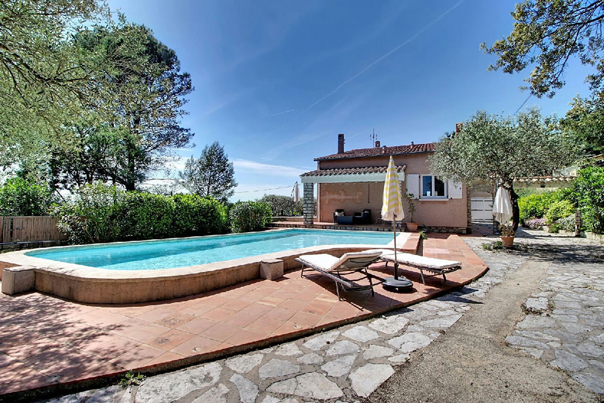 6-room house of 144 m² + pool + garage on 1692 m² plot - 19