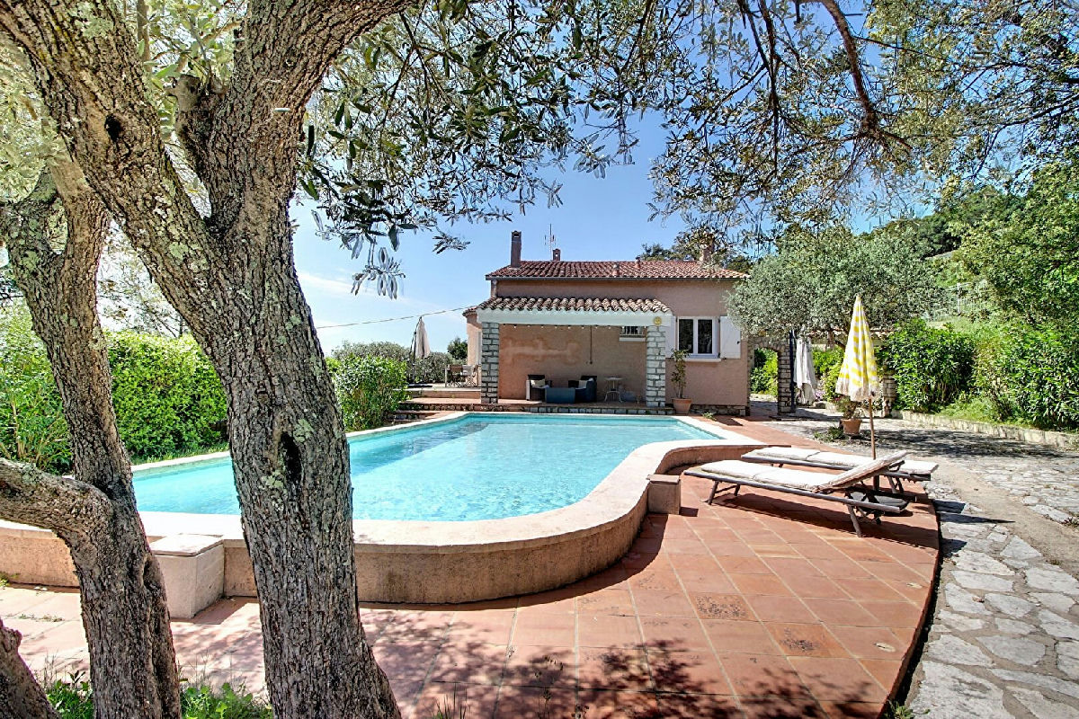 6-room house of 144 m² + pool + garage on 1692 m² plot - 21