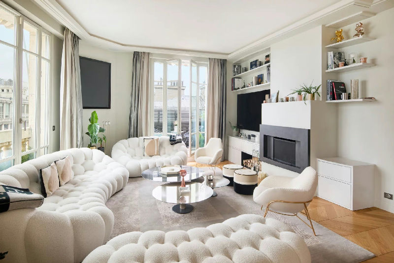 A superb duplex on the top floors near Place du Trocadéro
