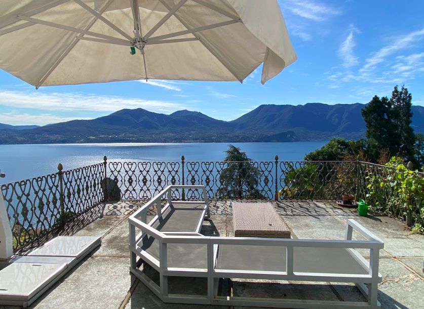 Beautiful Villa in dominant position with Lakeview - 2