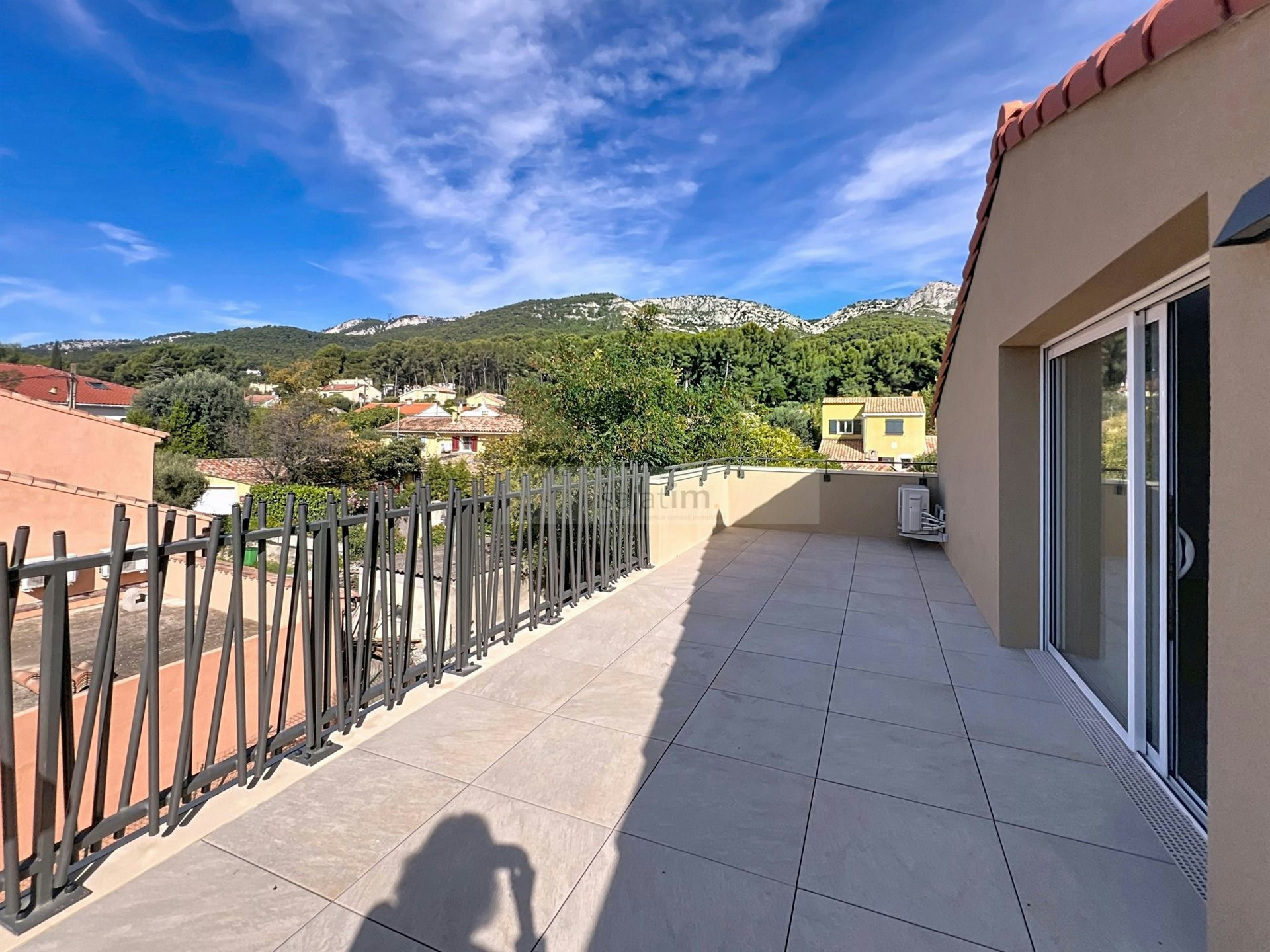Spacious T3 Duplex Apartment in Cap Brun