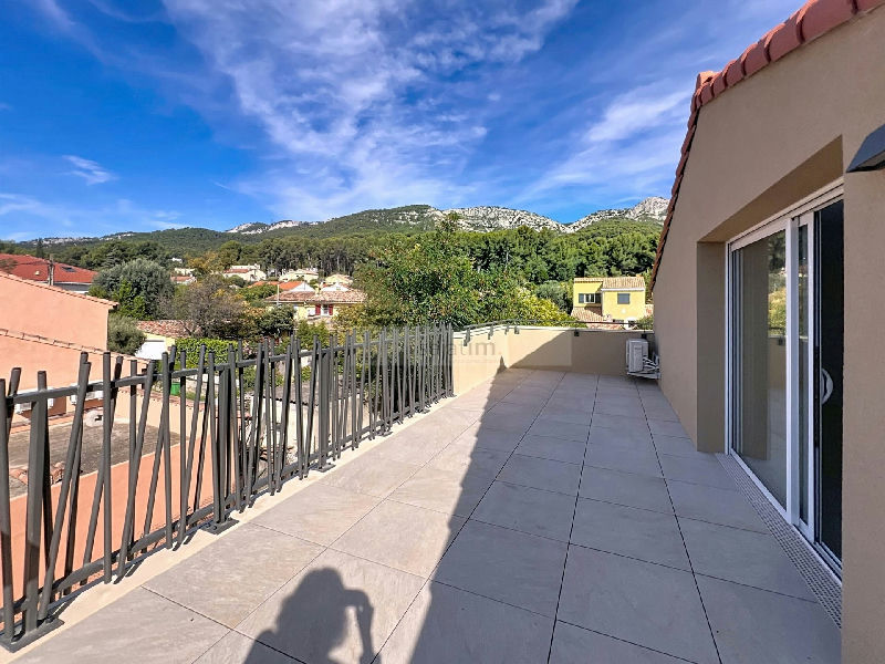 Spacious T3 Duplex Apartment in Cap Brun