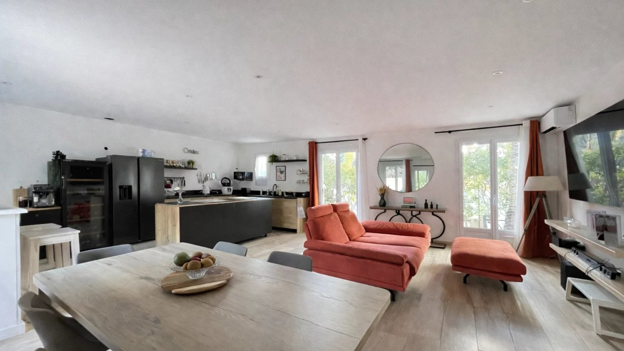 Bungalow 111m², 5 ooms, 4 beds, 1 bath, 1 wc, outside parking place - 2