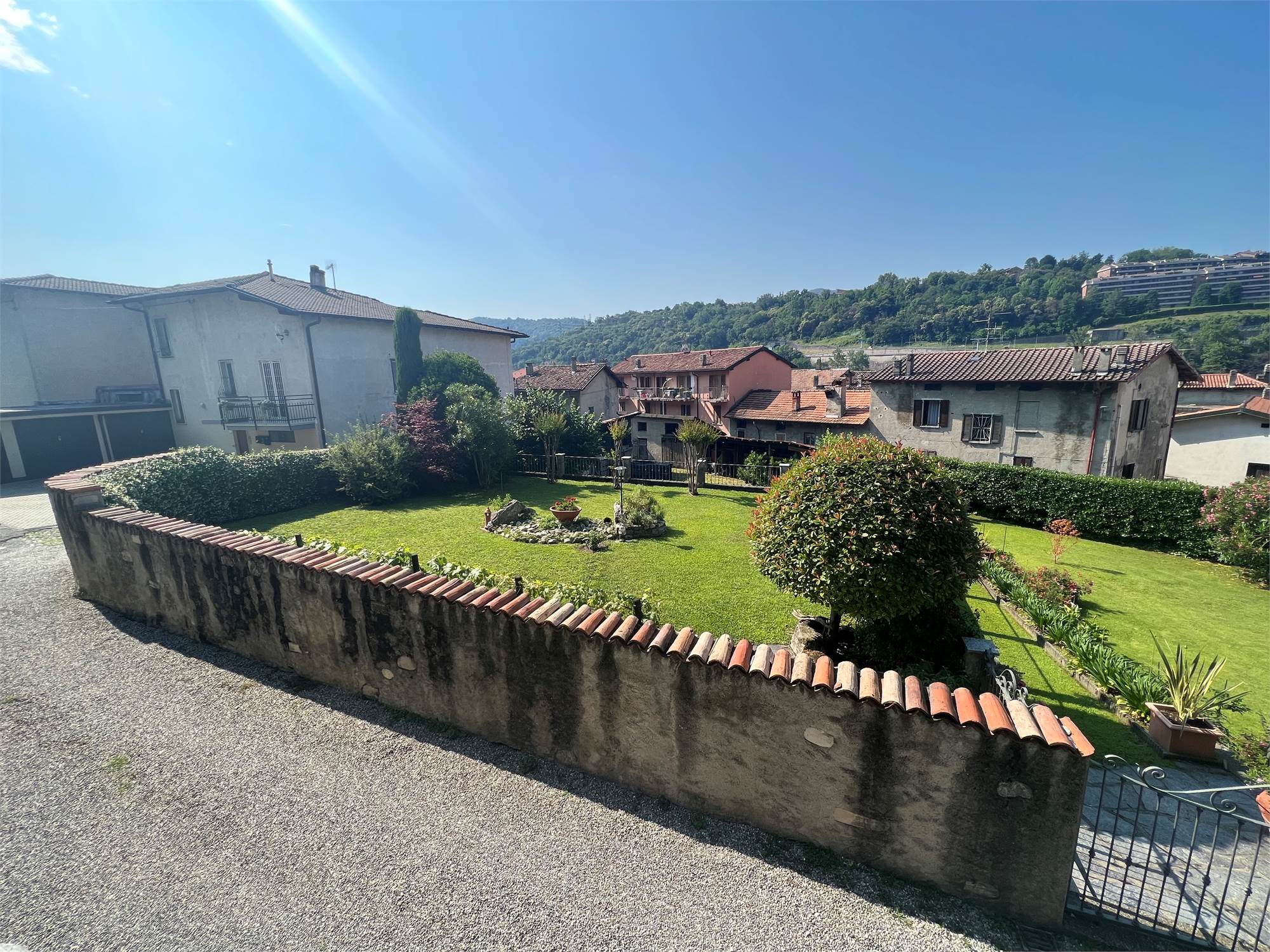 Beautiful apartment with private garden - 2