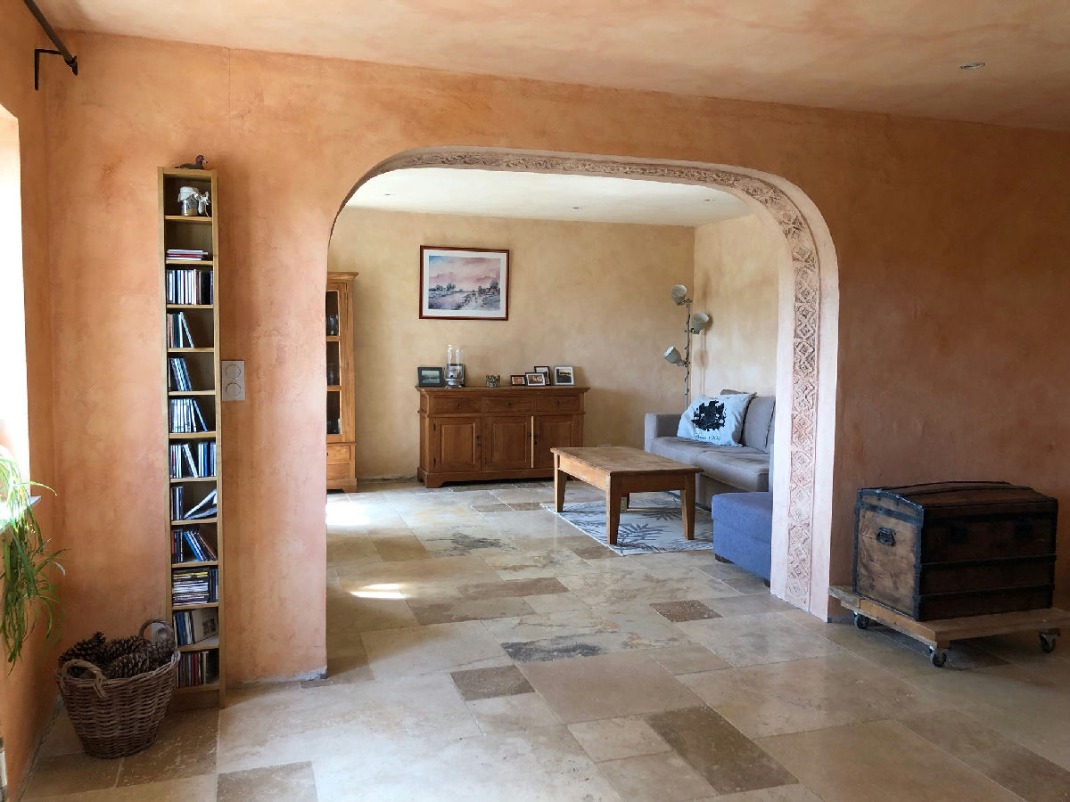 Provencal Mas between vineyards and lavender fields for sale - 7