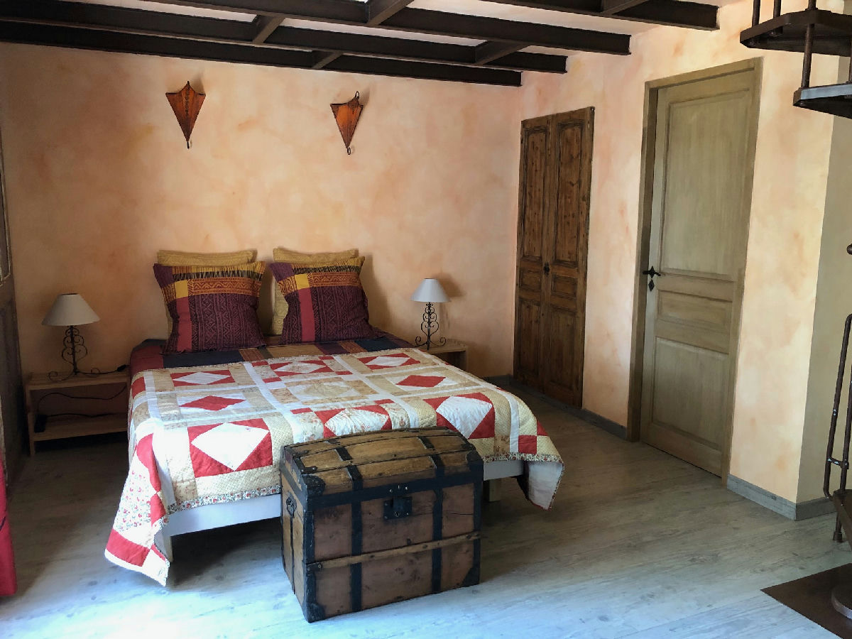 Provencal Mas between vineyards and lavender fields for sale - 9