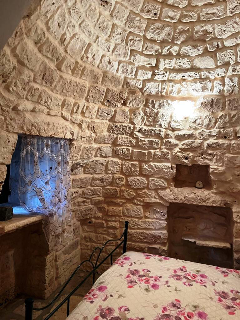 Beautiful complex of habitable lamie and trulli in the countryside of Ceglie Messapica - 4