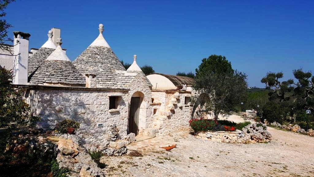 Beautiful complex of habitable lamie and trulli in the countryside of Ceglie Messapica - 5