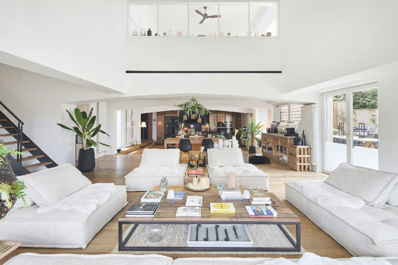 Jouy-En-Josas: a superb contemporary architectural property
