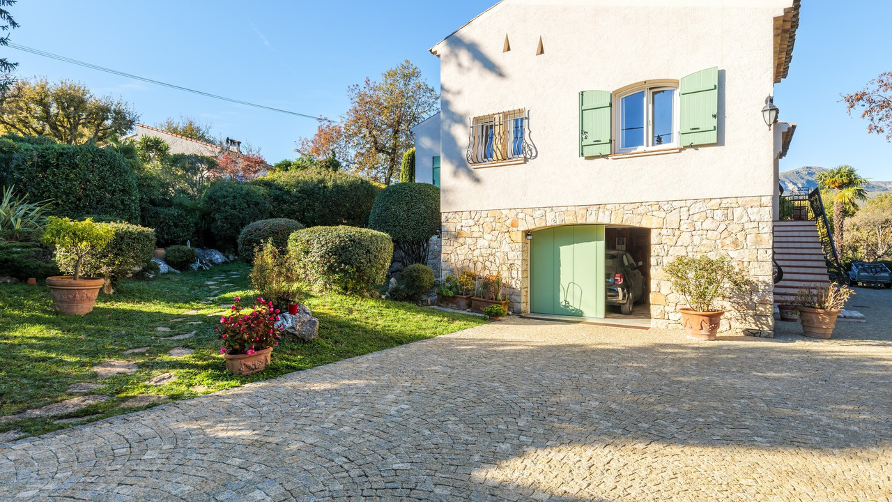 House with 4 rooms of 156m² for sale