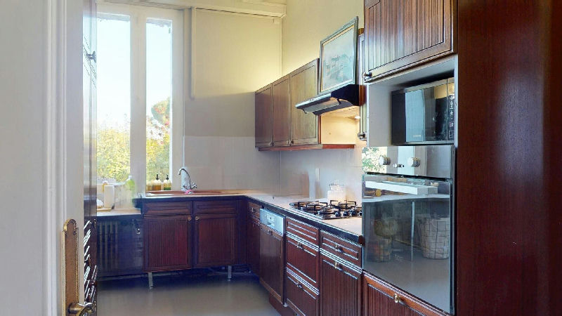 Elegant Historic Mansion with Authentic Charm - 10