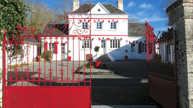 A superb set of three houses in a picturesque setting just a stone's throw from the Opal Coast