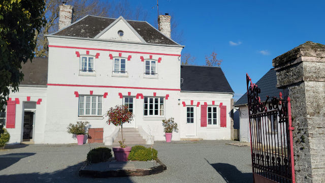 A superb set of three houses in a picturesque setting just a stone's throw from the Opal Coast - 2