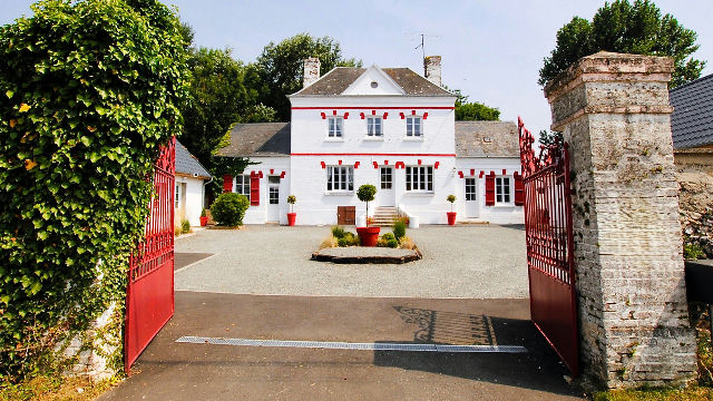 A superb set of three houses in a picturesque setting just a stone's throw from the Opal Coast - 3