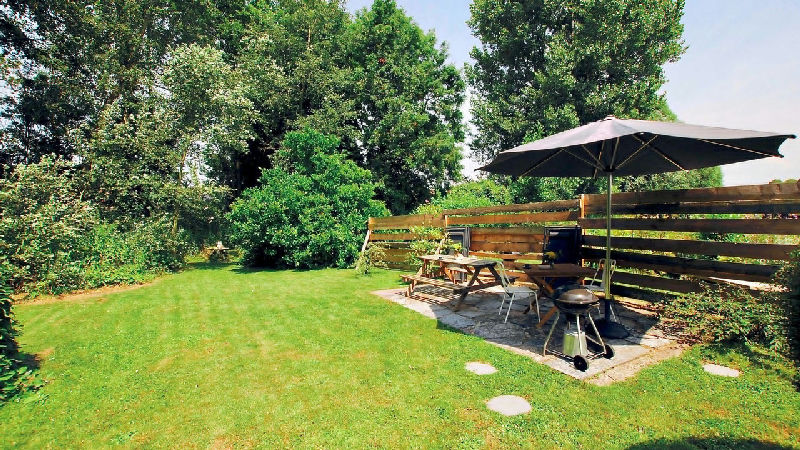 A superb set of three houses in a picturesque setting just a stone's throw from the Opal Coast - 4