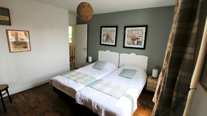 A superb set of three houses in a picturesque setting just a stone's throw from the Opal Coast - 8