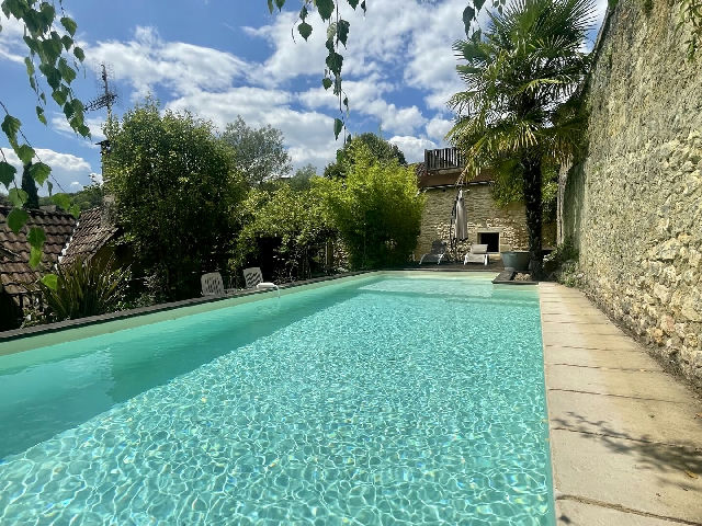 Old house with gîte, garage and swimming pool on 1500 m² plot - 3