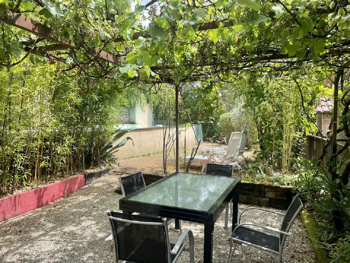 Old house with gîte, garage and swimming pool on 1500 m² plot - 7