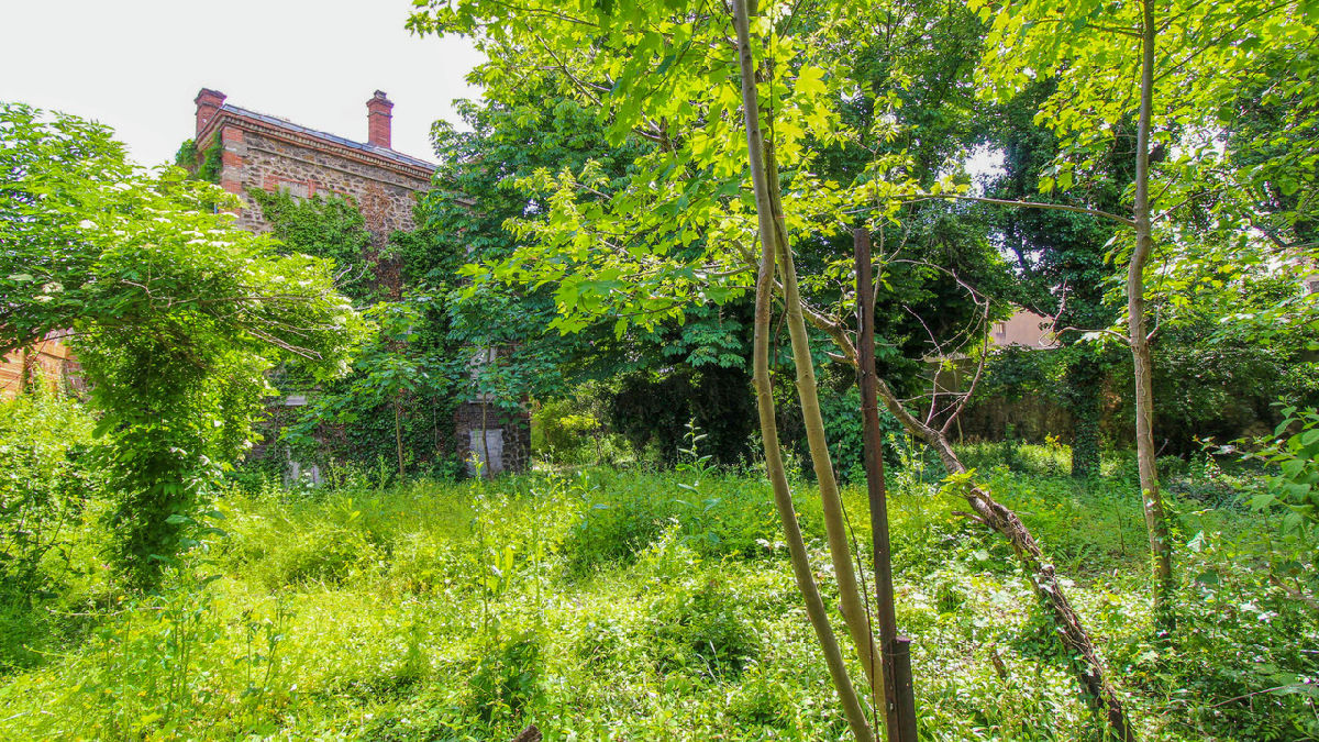 Property built on a garden plot of 1008m2 with its independent house - 4