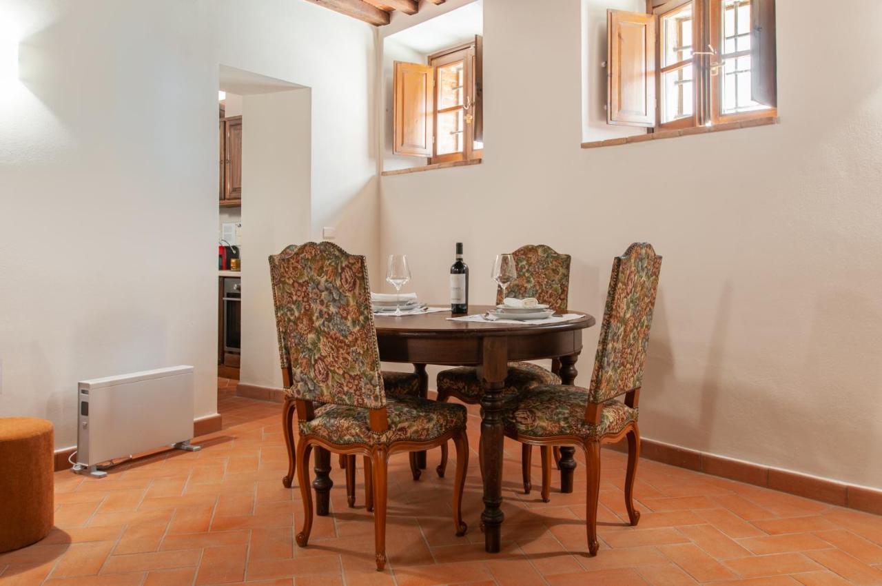 Charming ground floor flat in a historic borgo near Cortona with shared pool - 3