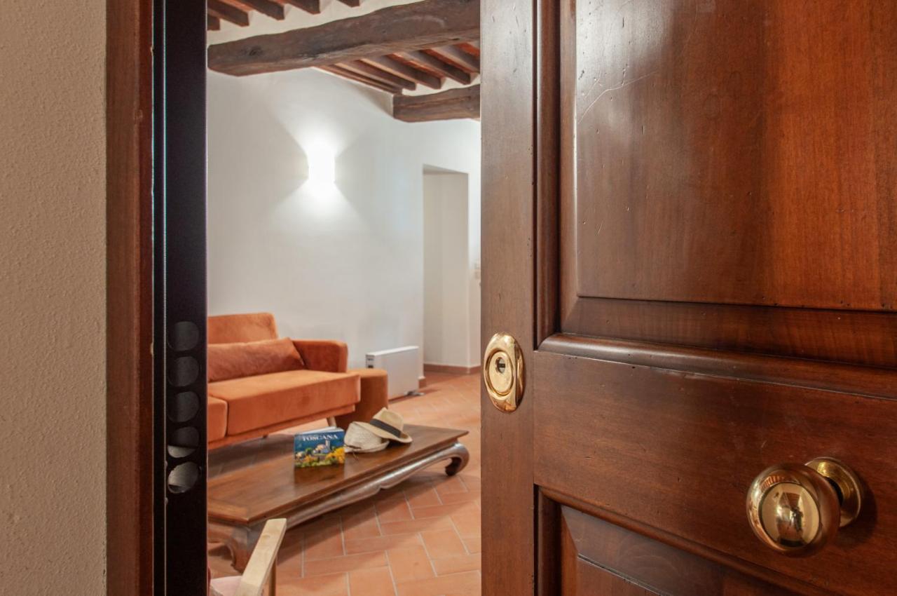 Charming ground floor flat in a historic borgo near Cortona with shared pool - 4