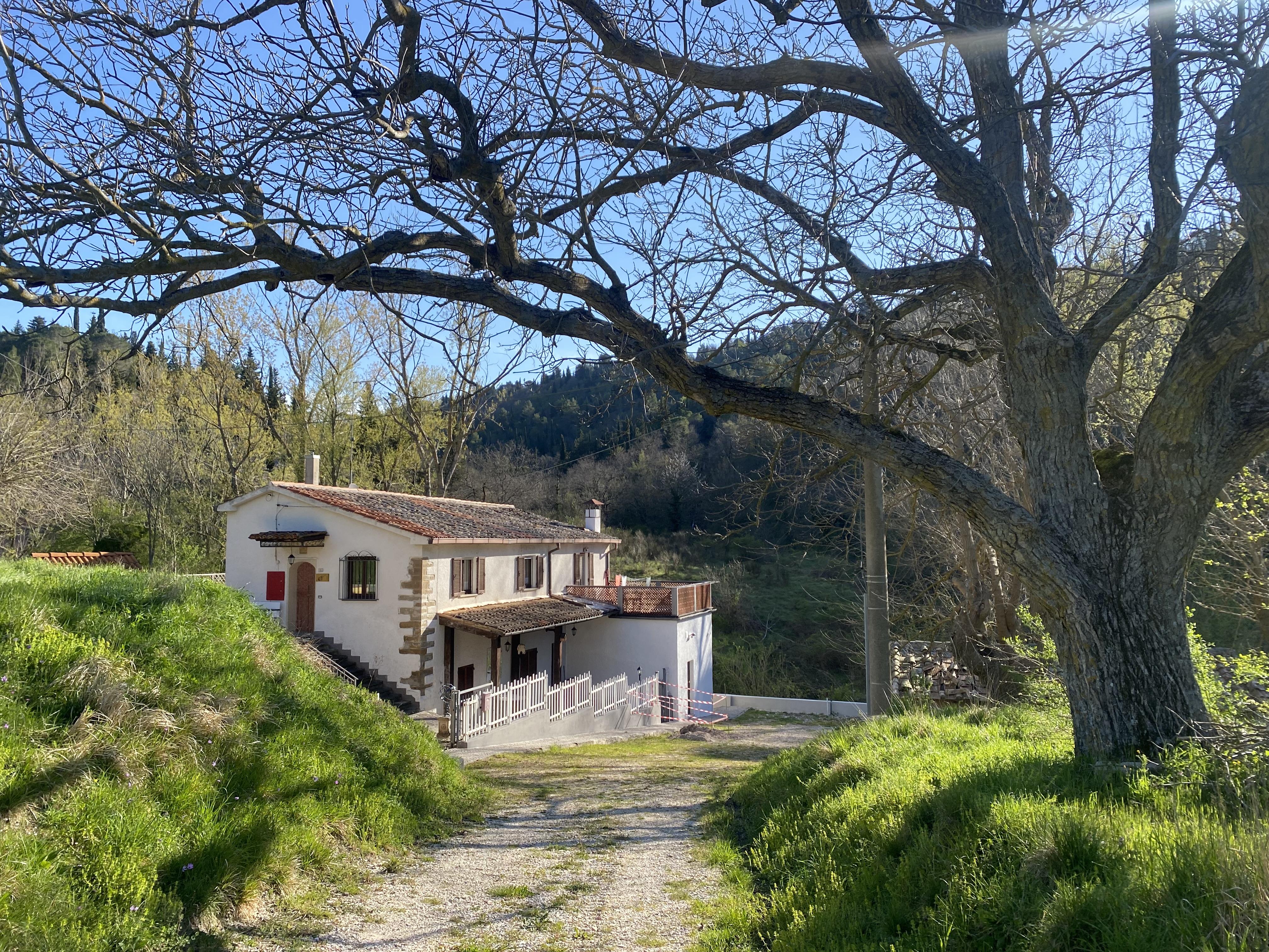 Renovated house in Le Marche in quiet green surroundings situated near a small river - 2
