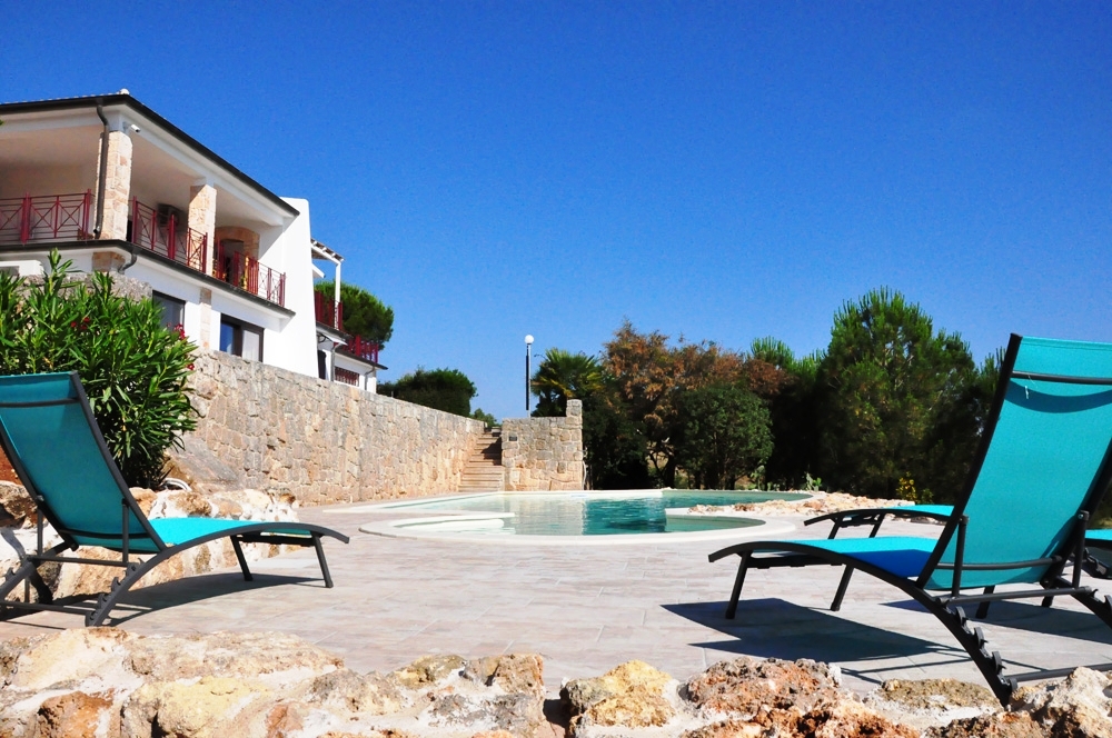 Villa with infinity pool and sea view in Serranova, Carovigno - 2