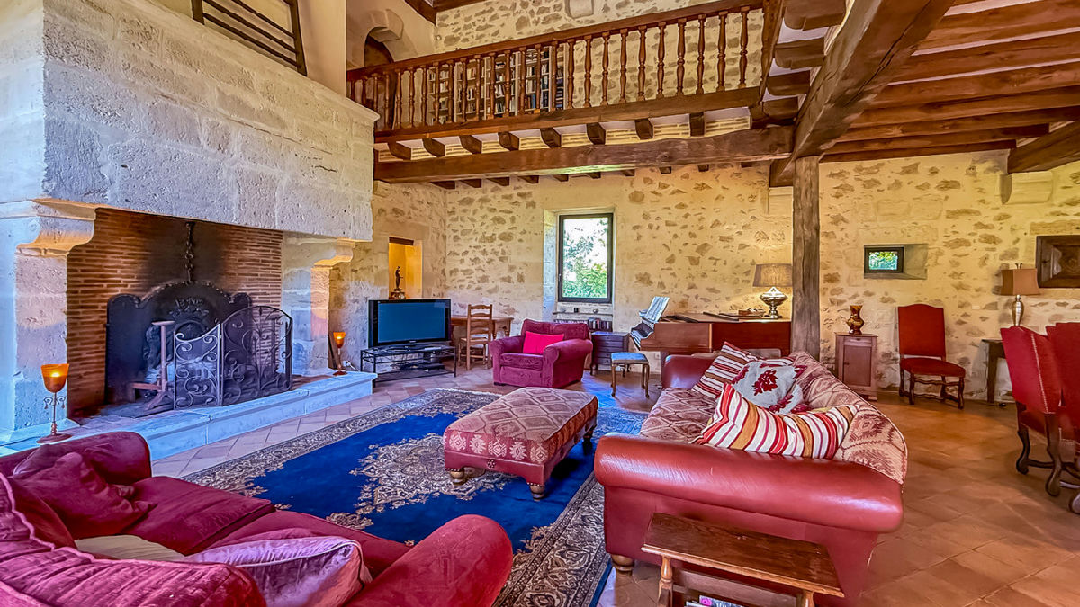 Exceptional Medieval Estate in the Dordogne – Character Property with Guest House and Swimming Pool - 4
