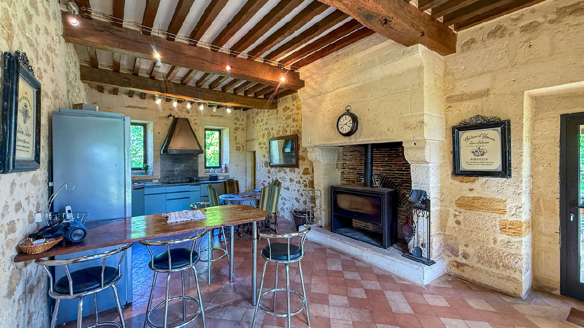 Exceptional Medieval Estate in the Dordogne – Character Property with Guest House and Swimming Pool - 7