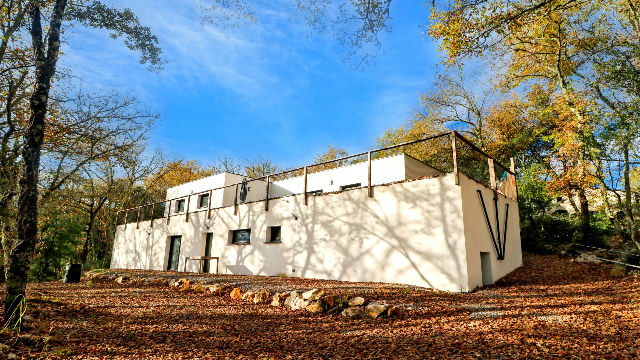 Modern 2024 contemporary home with pool, large terrace & independent apartment in St-Hippolyte-du-Fo