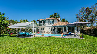 Stunning property with direct access to the golf course