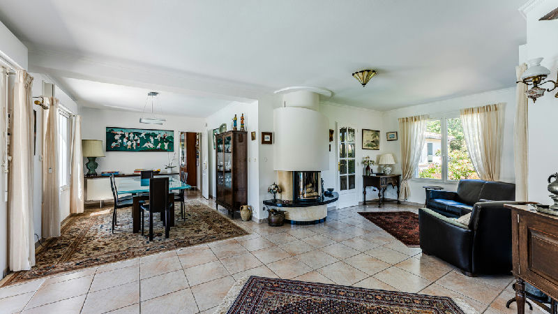 Stunning property with direct access to the golf course - 6