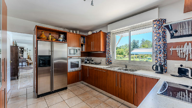 Stunning property with direct access to the golf course - 7