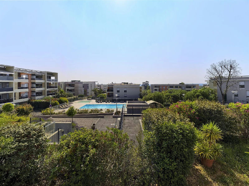 4-Room Apartment With Sea View
