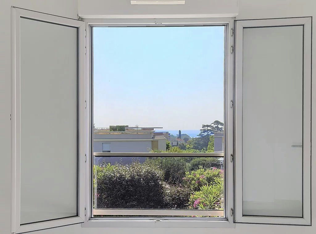 4-Room Apartment With Sea View - 17