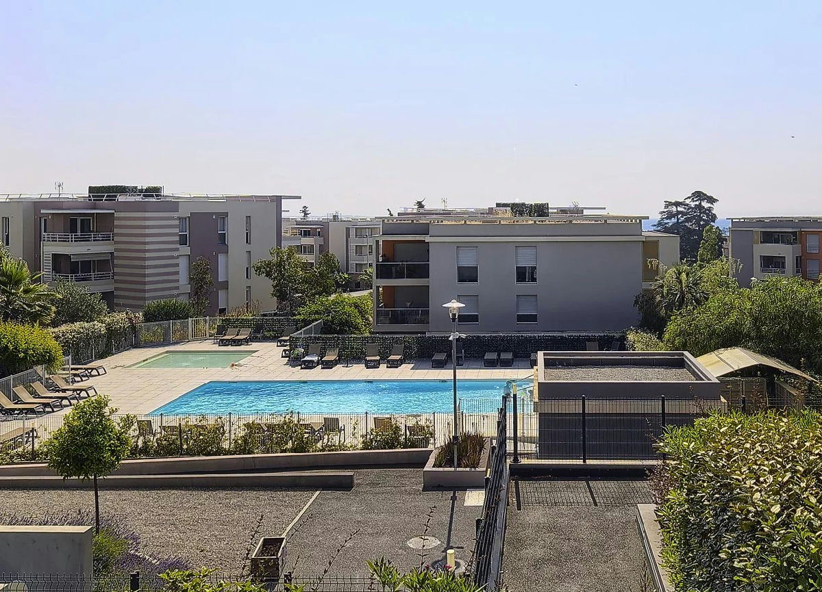 4-Room Apartment With Sea View - 2