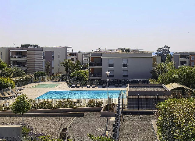 4-Room Apartment With Sea View - 2