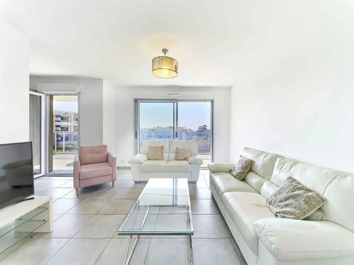 4-Room Apartment With Sea View - 6