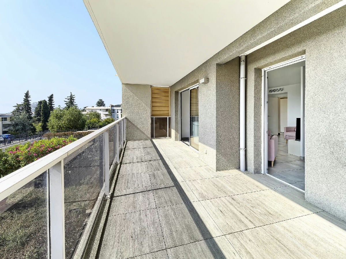 4-Room Apartment With Sea View - 7