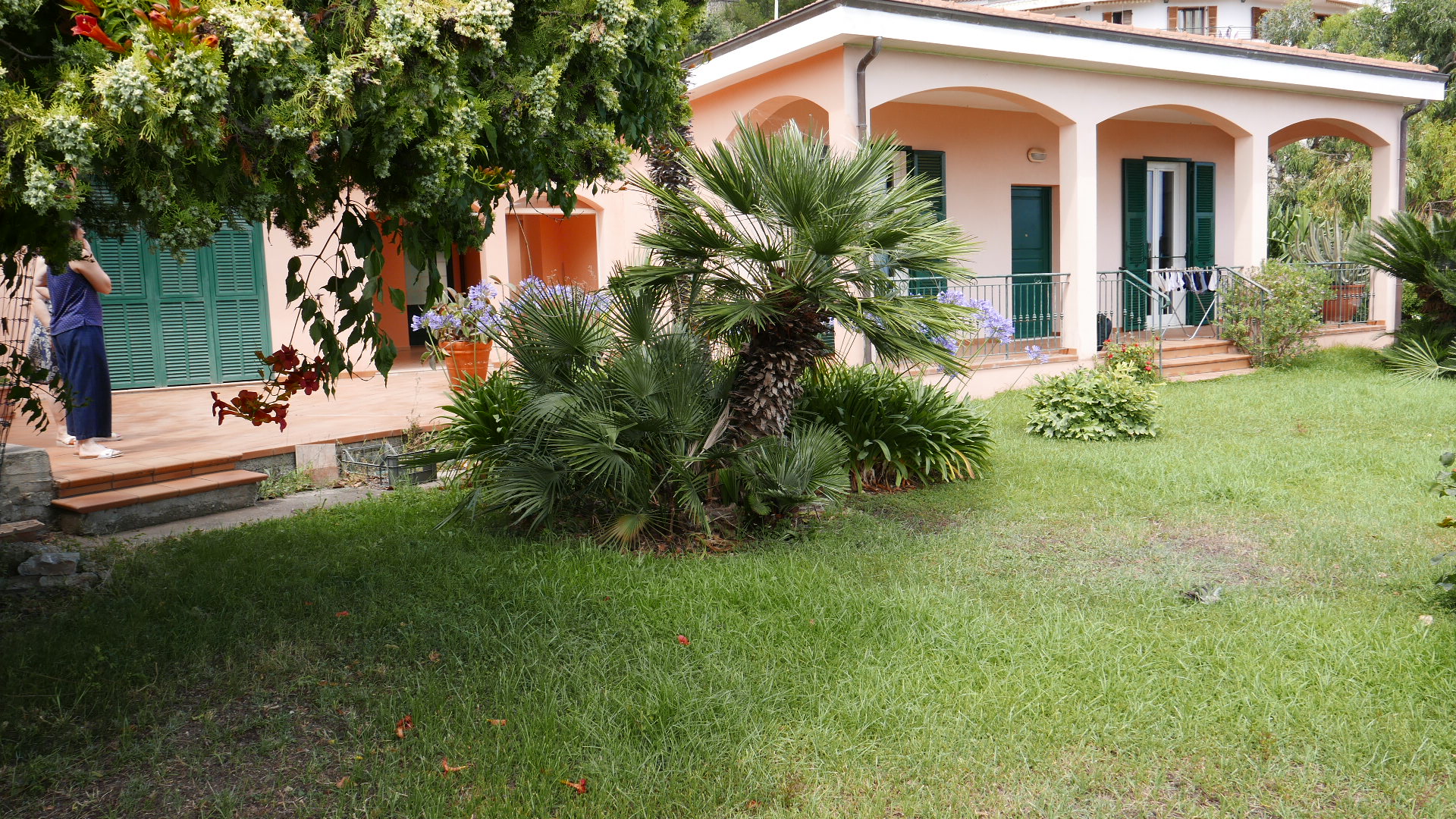 Sunny villa in an exclusive location