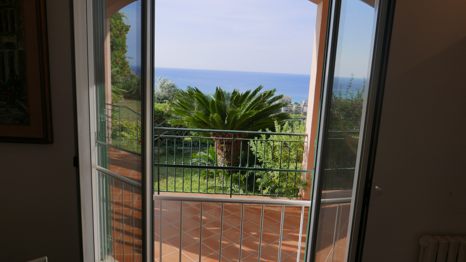 Sunny villa in an exclusive location - 4