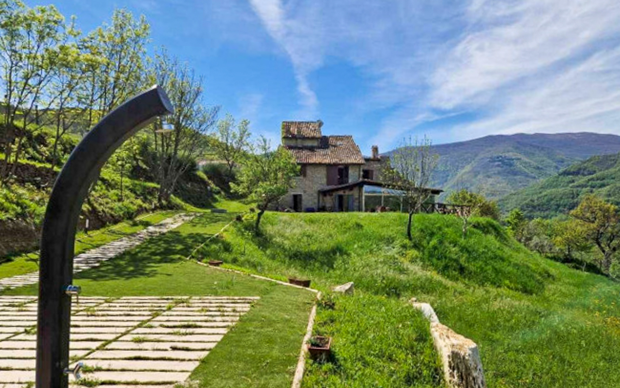 Casale delle Terme is a completely renovated stone farmhouse for sale near the hills of the beautiful medieval city of Ascoli Piceno, Marche - 5