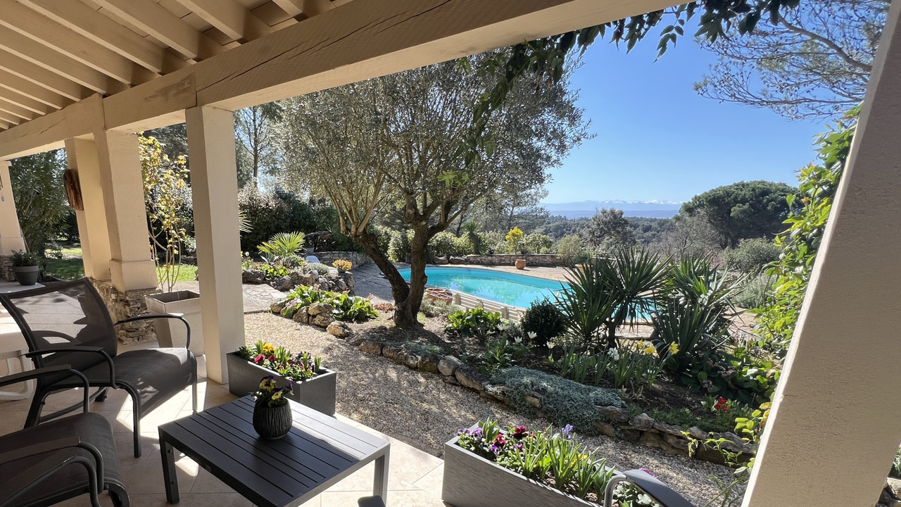 Superb modern house, as new, with 3 bedrooms, terraces and pool, in an enviable location. Stunning v - 2