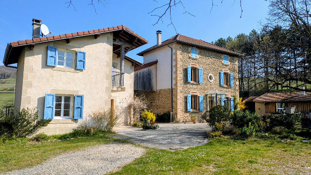 A peaceful haven – 1905 farmhouse with cottage and pond - 3